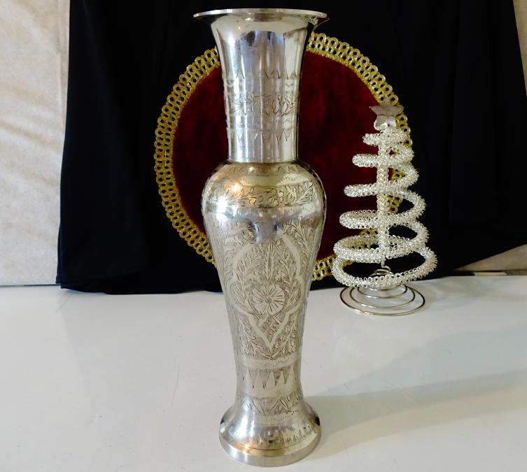 Посребрена бронзова ваза, гравирана, 31 см., 620 гр.