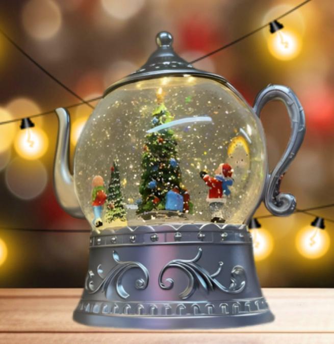 Коледна снежна топка във формата на чайник