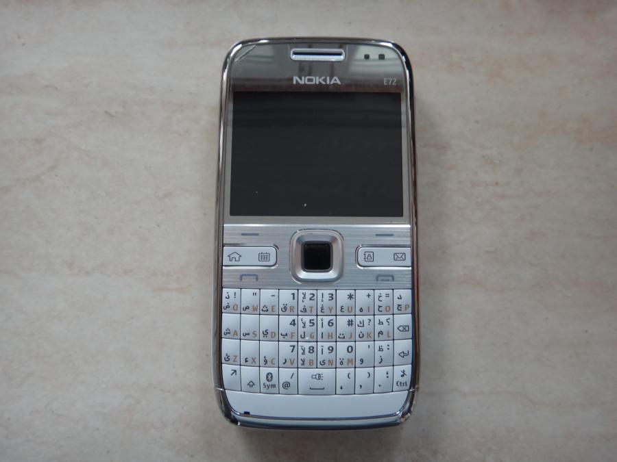 Nokia E72 неупотребяван