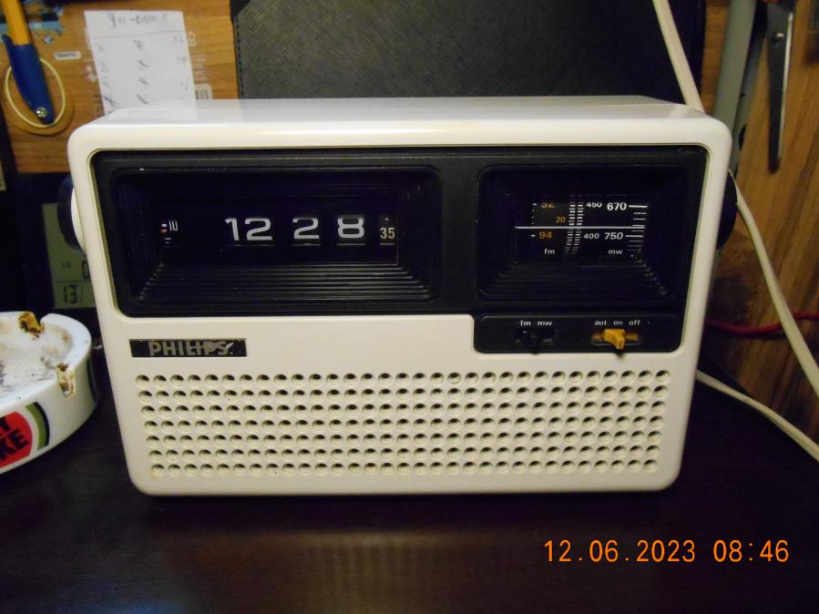 Philips 7250 Radio Flip Alarm Clock vintage 76