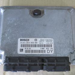 Компютър с контактен ключ Bosch 0281010050 Опел Астра г Opel Astra G
