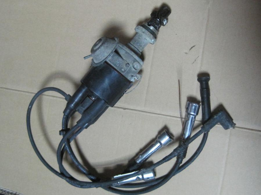 Делко с вакум Bosch 0237020140 за Фолцваген Пасат VW Passat 050905205