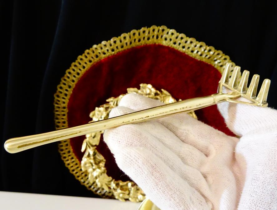 Бронзово гребло, градински инструмент за бонсай, сукуленти.