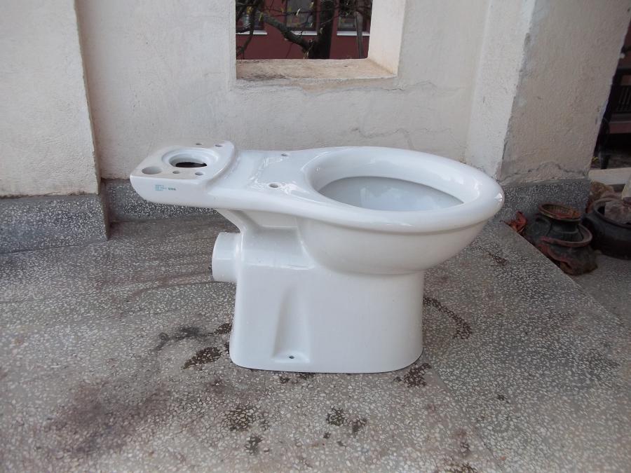 Тоалетна чиния моноблок с казанче Витра Vitra