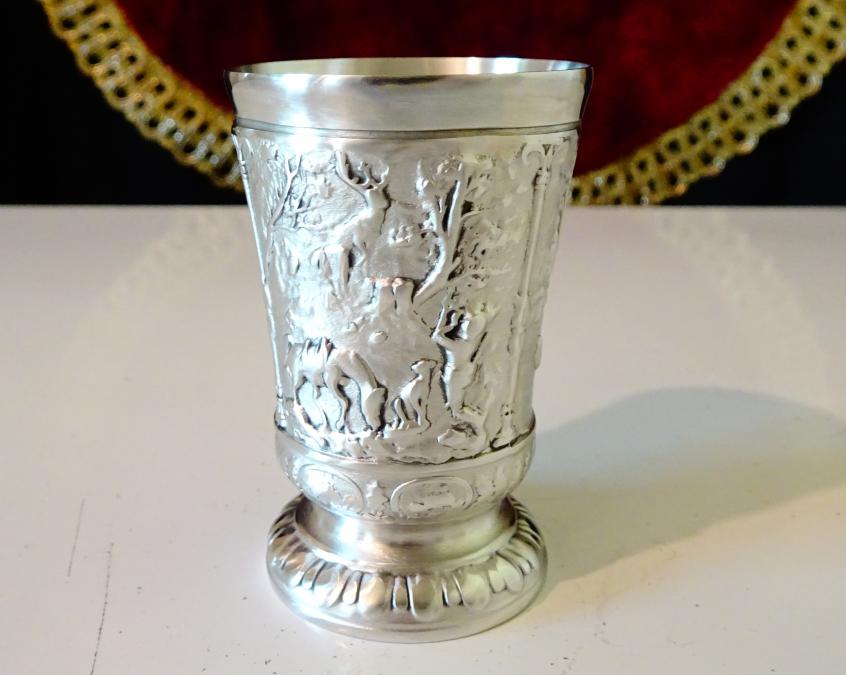 Ловна чаша от калай със Св. Евстатий.