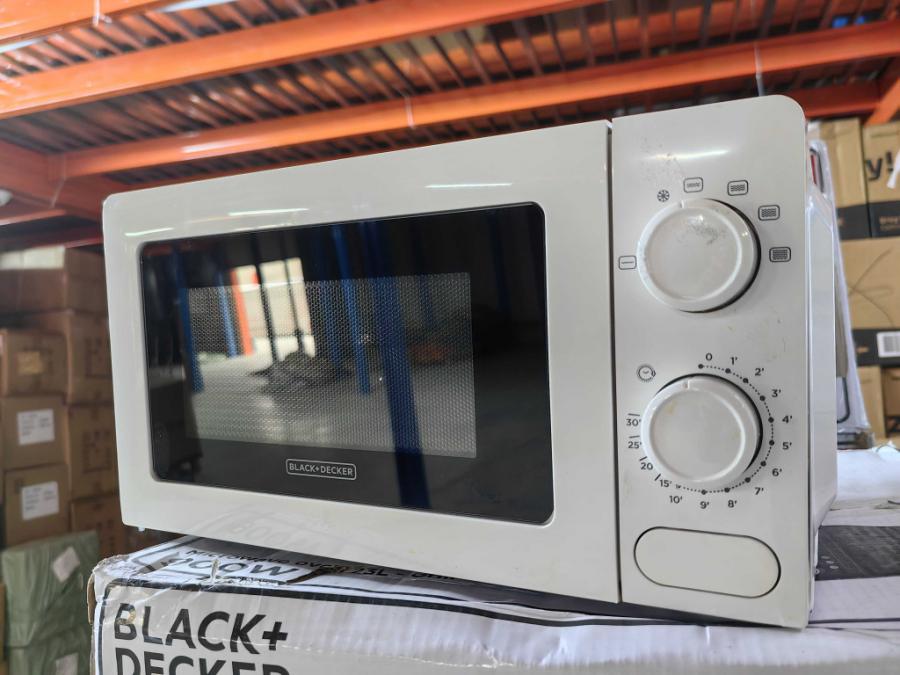 Микровълнова фурна Black Decker Bxmz701e 700w, с грил функция, 20 л.