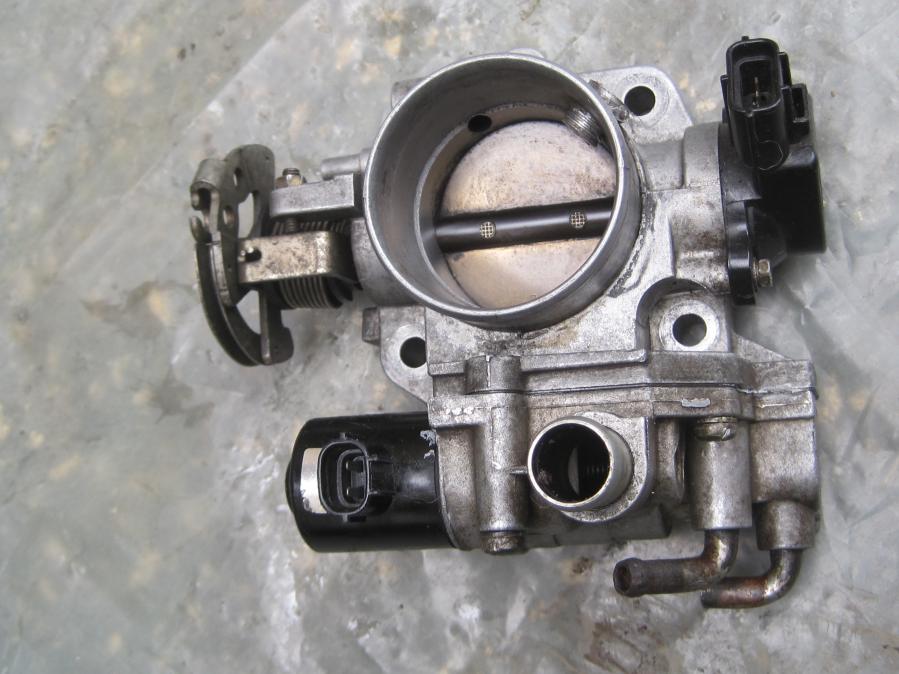 Дроселова клапа B6hf18911  1985003200 Mazda 323