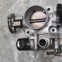 Дроселова клапа B6hf18911  1985003200 Mazda 323