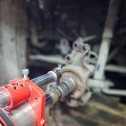 Станок для ремонта грузовиков