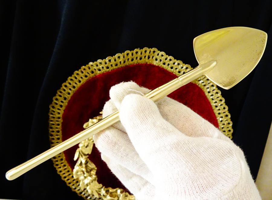 Бронзова лопата, градинарски инструмент за саксии, сукуленти.