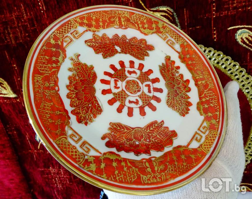 Китайска порцеланова чиния Qianlong Nian Zhi, злато.