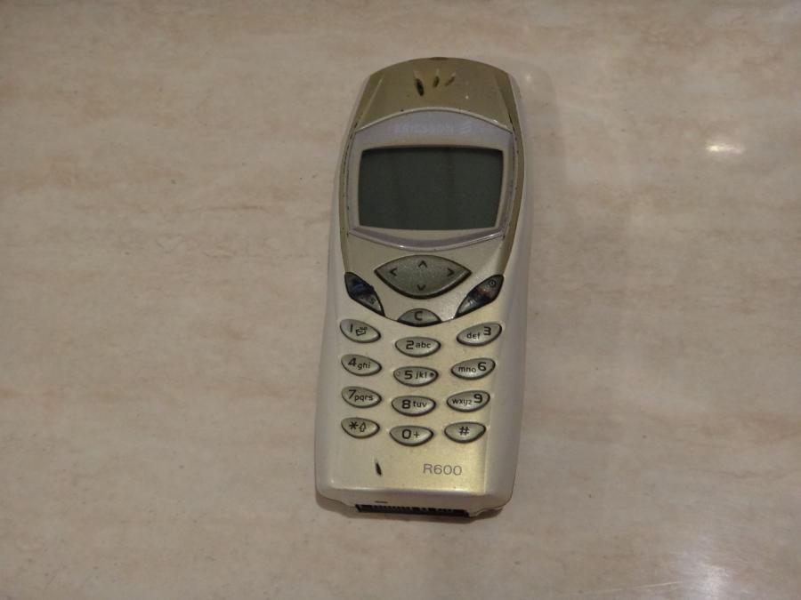 Ericsson R600 2001г.