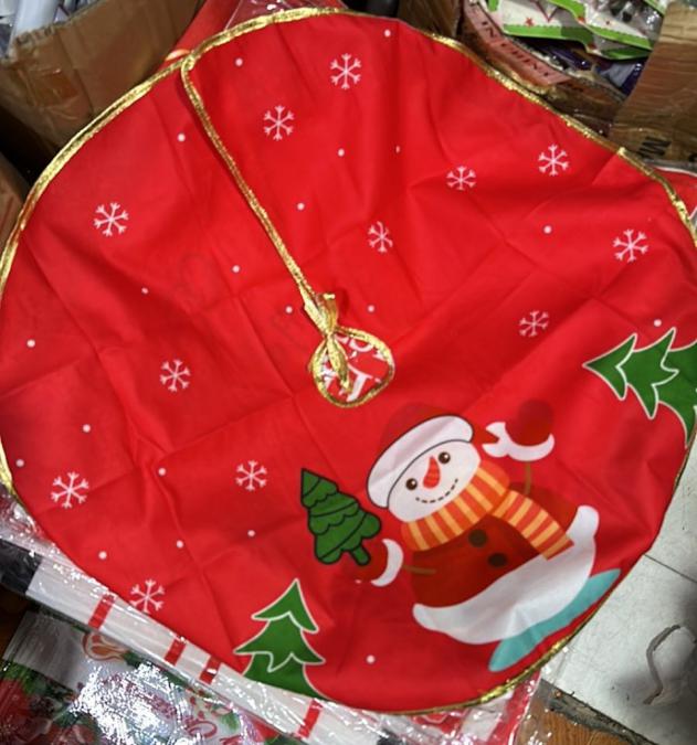 Празнично покривало за под елхата - Уют и стил за вашата Коледа