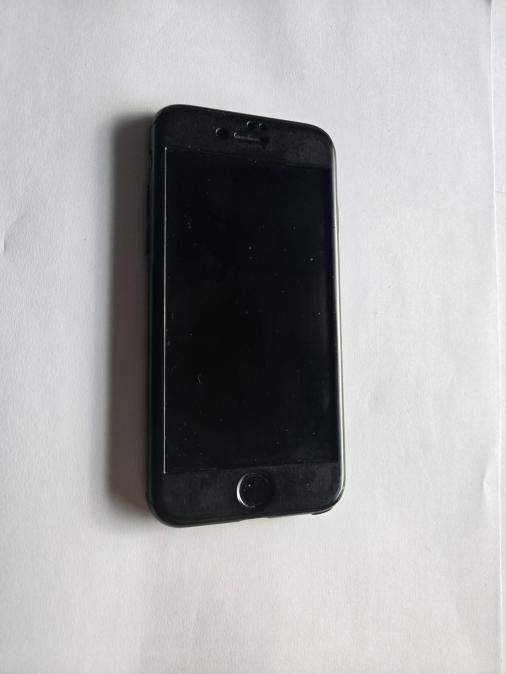 Продавам Iphone 7, 32 GB